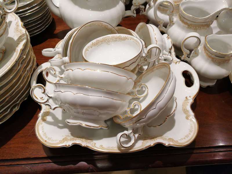 Mid 20th Century Hutschenreuther Sylvia Porcelain Dinner/Tea/Coffee Service. Printed Marks - ND