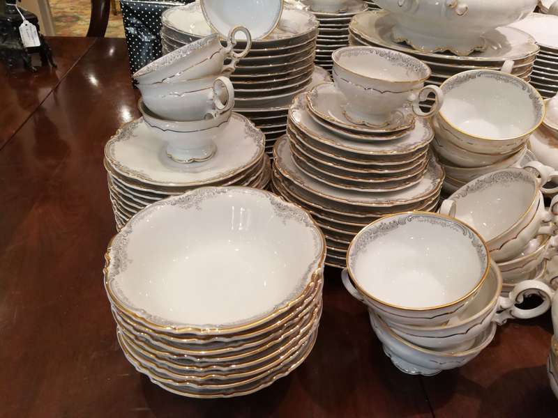 Mid 20th Century Hutschenreuther Sylvia Porcelain Dinner/Tea/Coffee Service. Printed Marks - ND