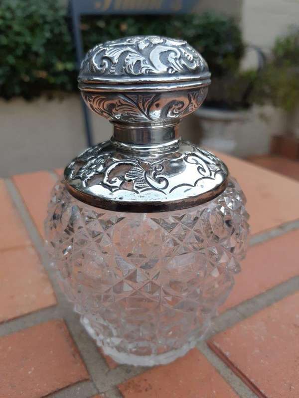 An Edward VII Silver Mount Ladies Dressing Table Scent Bottle  Maker: William Henry Sparrow, Lo...