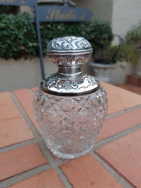An Edward VII Silver Mount Ladies Dressing Table Scent Bottle  Maker: William Henry Sparrow, Lo...
