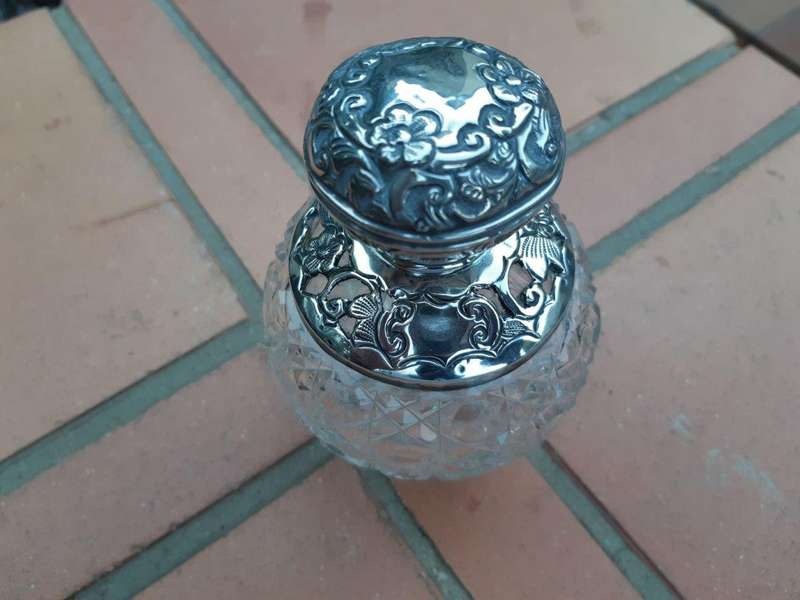 An Edward VII Silver Mount Ladies Dressing Table Scent Bottle  Maker: William Henry Sparrow, Lo...