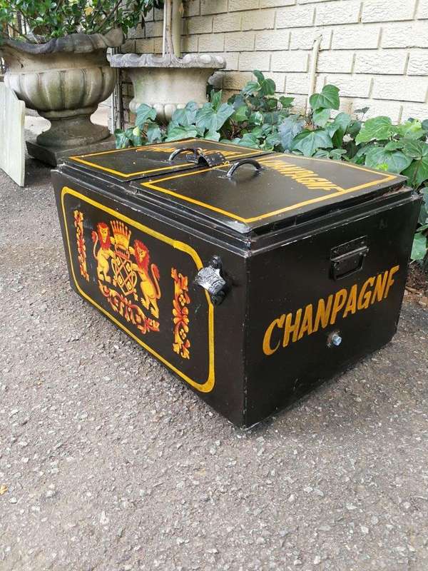Antique Style Tin Cooler-Box Painted With Coat Of Arms