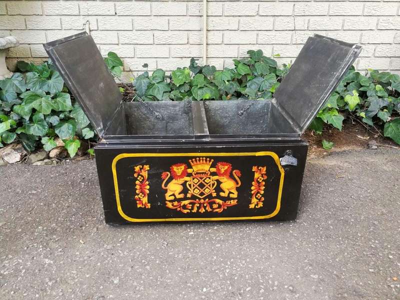 Antique Style Tin Cooler-Box Painted With Coat Of Arms