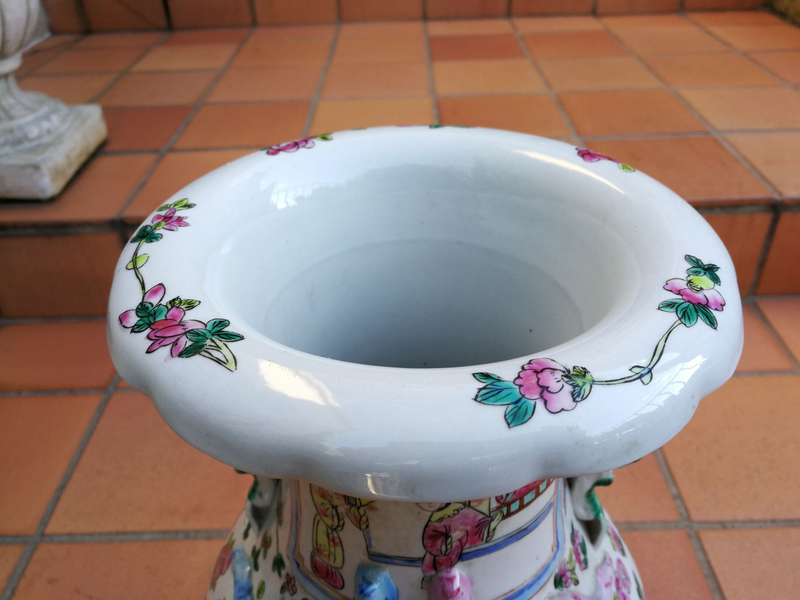 A pair of 20th century Chinese famille rose vases