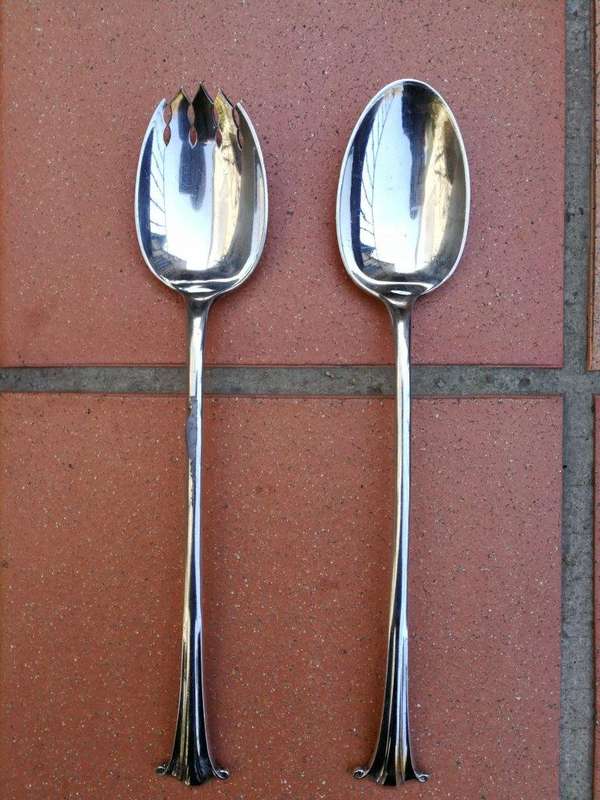 A Pair Of Early 20th Century  Walker & Hall, Sheffield Salad Servers Circa 1918