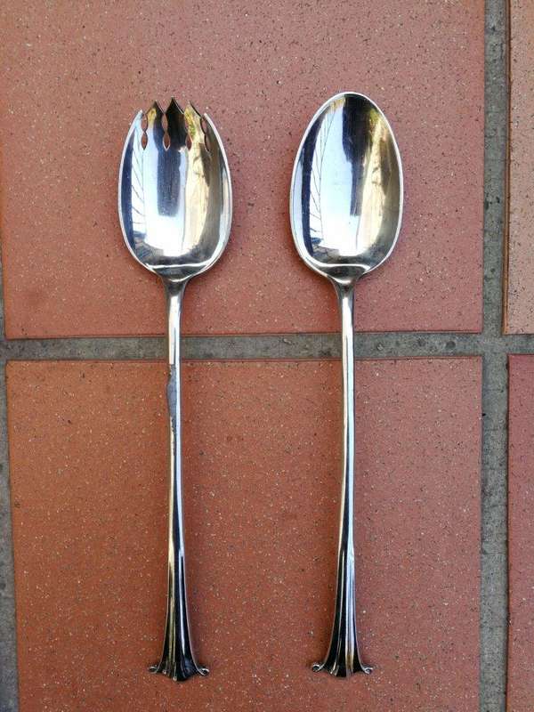A Pair Of Early 20th Century  Walker & Hall, Sheffield Salad Servers Circa 1918