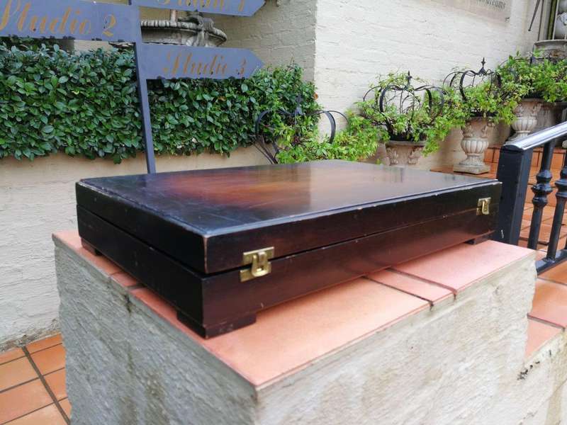 A Sheffield silver plate King's pattern canteen