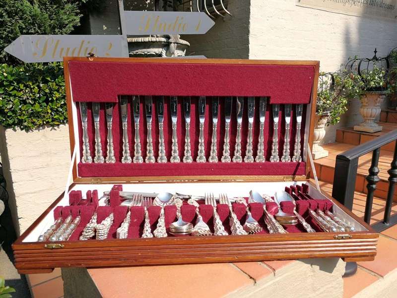 Community Plate Twelve (12) Place Cutlery Set In Original Wooden Canteen
