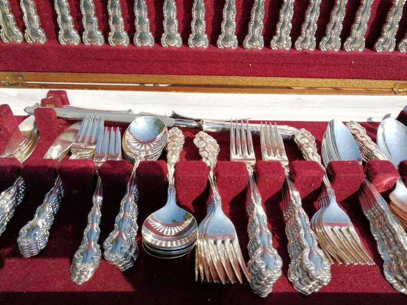 Community Plate Twelve (12) Place Cutlery Set In Original Wooden Canteen