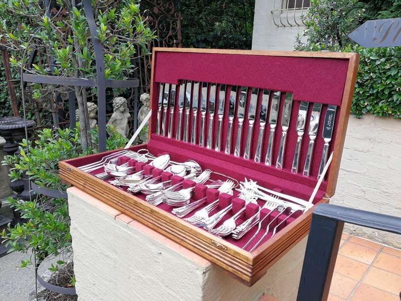 A 105 Piece Sheffield England Silver-Plate A1 Quality Twelve (12) Place Cutlery Set In A Canteen ...