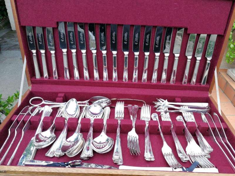 A 105 Piece Sheffield England Silver-Plate A1 Quality Twelve (12) Place Cutlery Set In A Canteen ...