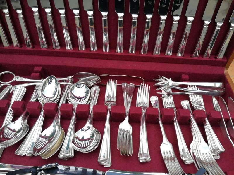 A 105 Piece Sheffield England Silver-Plate A1 Quality Twelve (12) Place Cutlery Set In A Canteen ...
