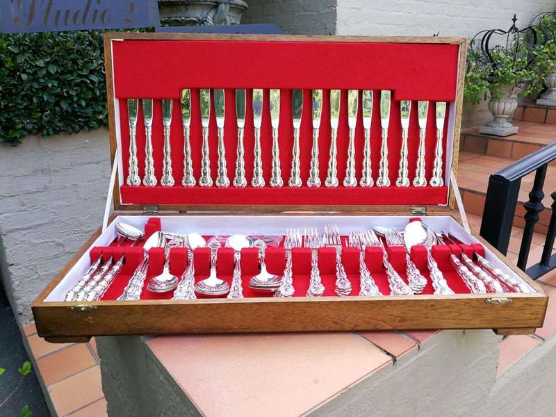 A Oneida 12 place Silver Plate Mansion House Design Cutlery Set (Mint condition as never used)  ...