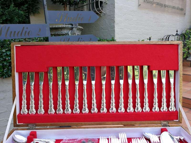 A Oneida 12 place Silver Plate Mansion House Design Cutlery Set (Mint condition as never used)  ...