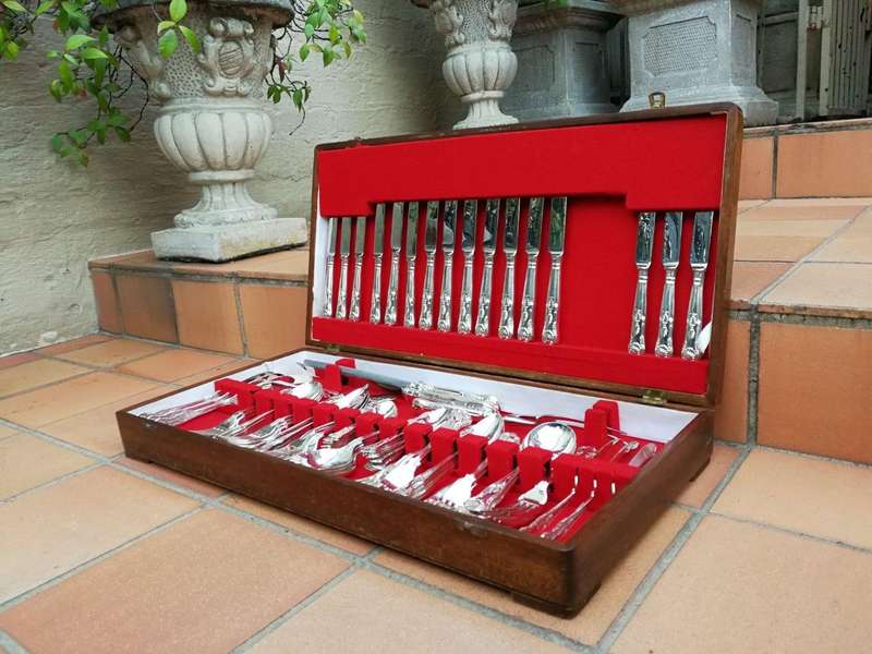 A 20th Century English Spear And Jackson Silver-Plate Kings Pattern Eight Place Setting Cutlery S...