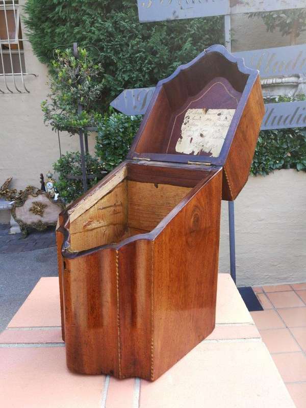 An 18th Century Walnut and Inlaid Knife Box. Interior missing
