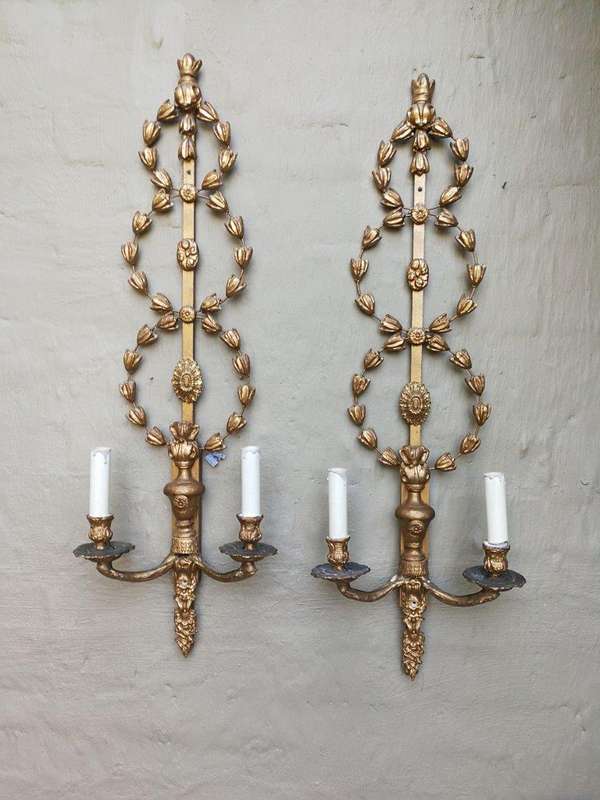 A Pair Large size Giltwood Wall Sconces (Fitted for electricity)