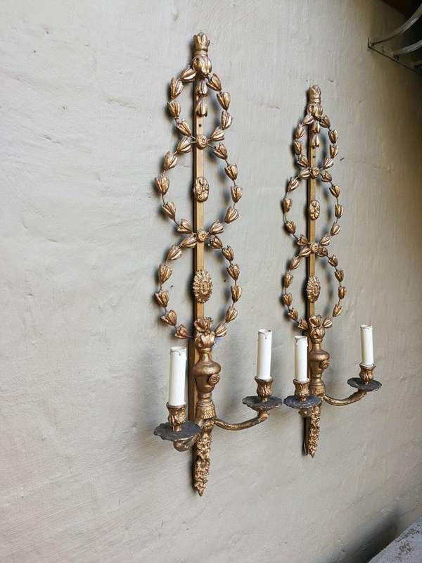 A Pair Large size Giltwood Wall Sconces (Fitted for electricity)