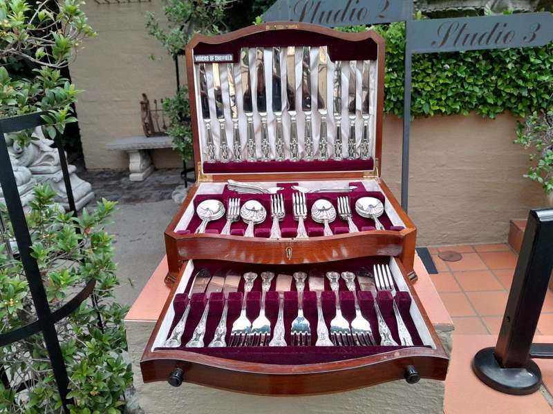 A 20th Century Viners Of Sheffield Epns Kings Pattern Cutlery Set  Six Place Setting In Original ...