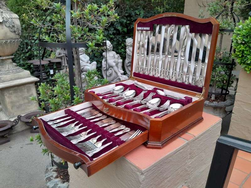 A 20th Century Viners Of Sheffield Epns Kings Pattern Cutlery Set  Six Place Setting In Original ...