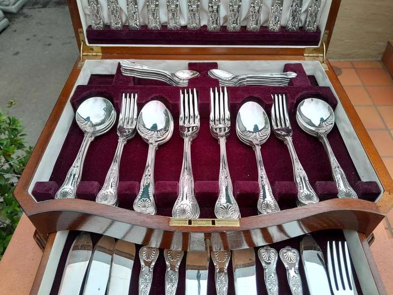 A 20th Century Viners Of Sheffield Epns Kings Pattern Cutlery Set  Six Place Setting In Original ...