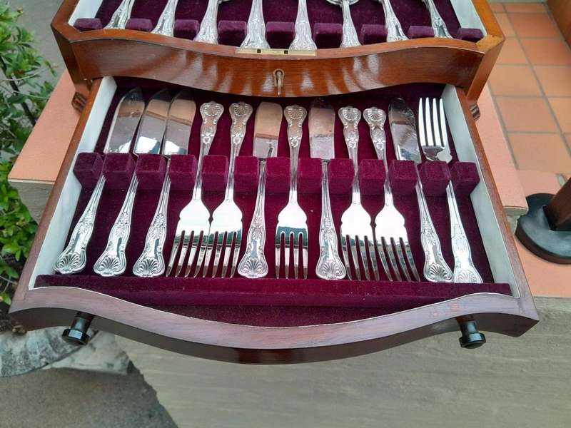 A 20th Century Viners Of Sheffield Epns Kings Pattern Cutlery Set  Six Place Setting In Original ...
