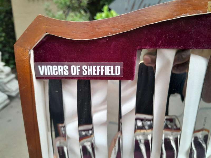 A 20th Century Viners Of Sheffield Epns Kings Pattern Cutlery Set  Six Place Setting In Original ...