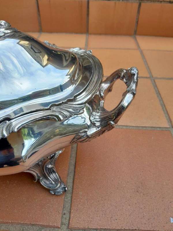 A 20th Century Large Silver Plate Tureen With Lid On Feet