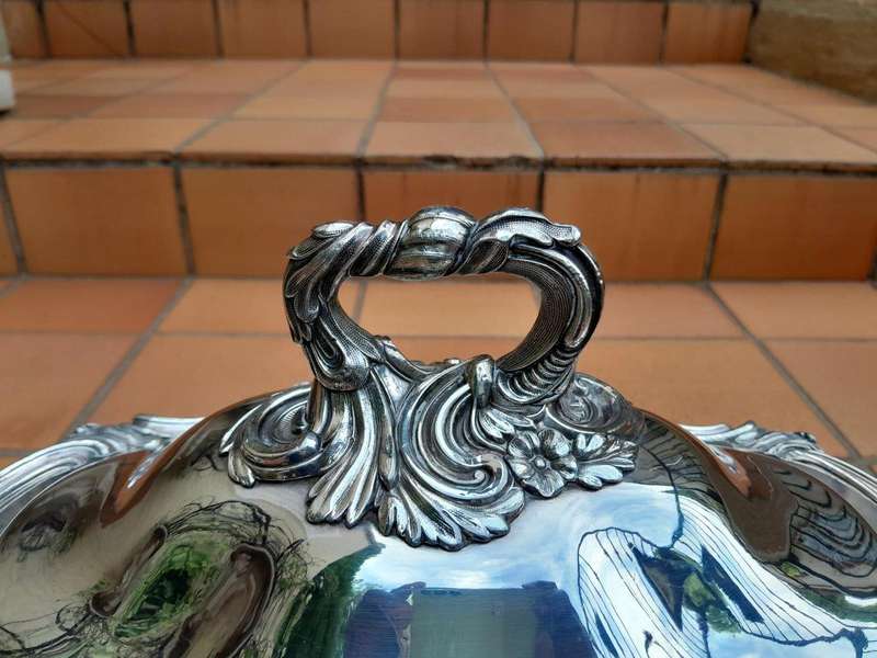 A 20th Century Large Silver Plate Tureen With Lid On Feet