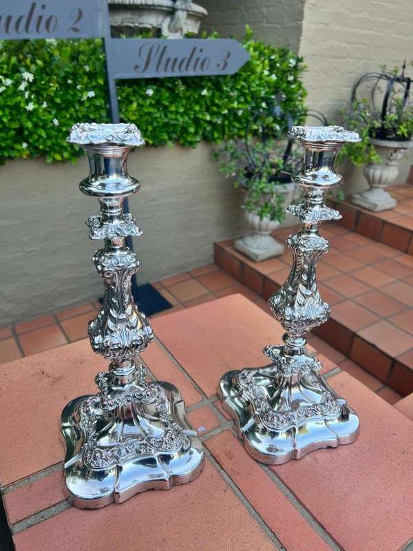 An Early 19th Century Pair Of  Old Sheffield Plate Candlesticks With Removable Sconces