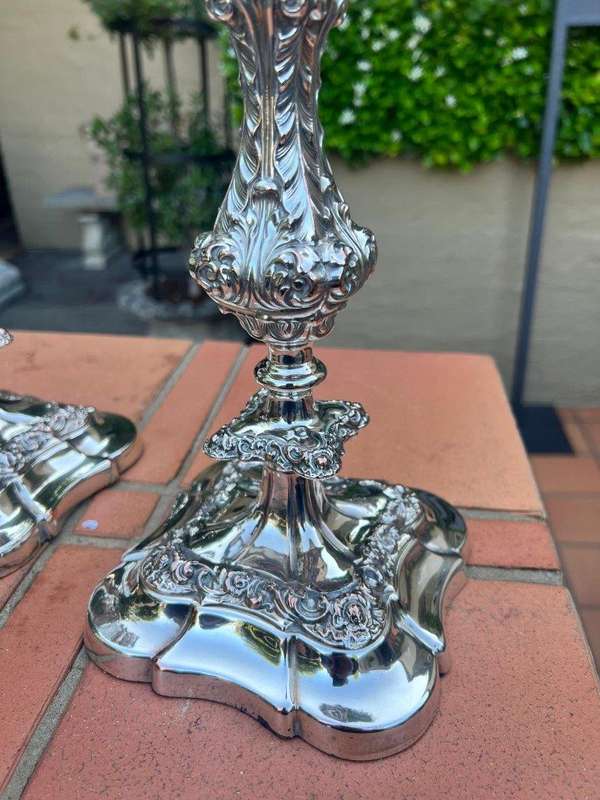 An Early 19th Century Pair Of  Old Sheffield Plate Candlesticks With Removable Sconces