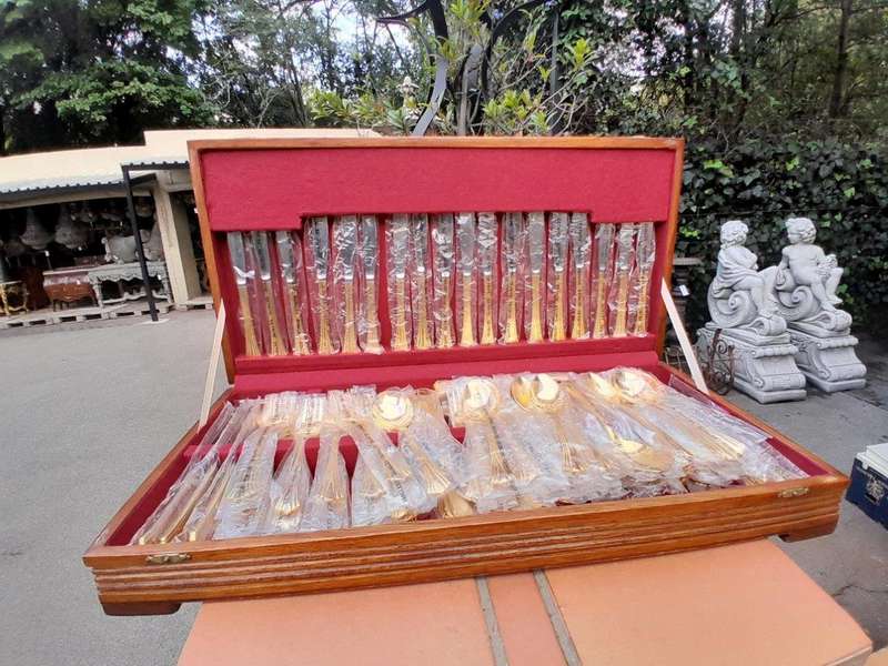 An Eetrite Gold-Plated 24kt Twelve (12) Place Cutlery Set in Canteen & Original Packing/Sleeves  ...
