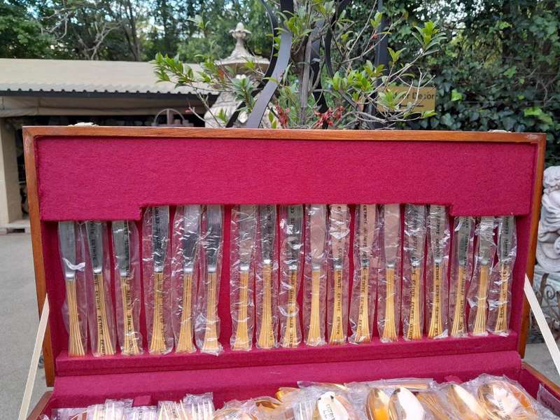 An Eetrite Gold-Plated 24kt Twelve (12) Place Cutlery Set in Canteen & Original Packing/Sleeves  ...