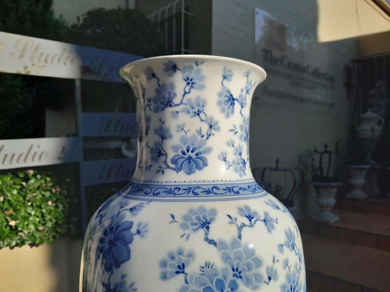 A 20th Century Large Vase On Hand Gilded Wooden Stand