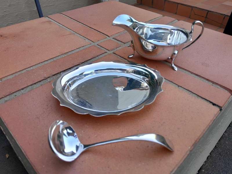 A Mid 20TH Century Elizabeth II Silver Viner's Ltd, Sheffield, Gravy  /  Sauce Boat Silver (250g ...