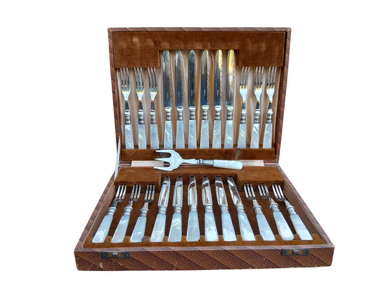 A Late 19th / Early 20th Century Silver Plate Cased Set of Twelve Fruit Forks and Knives and Frui...