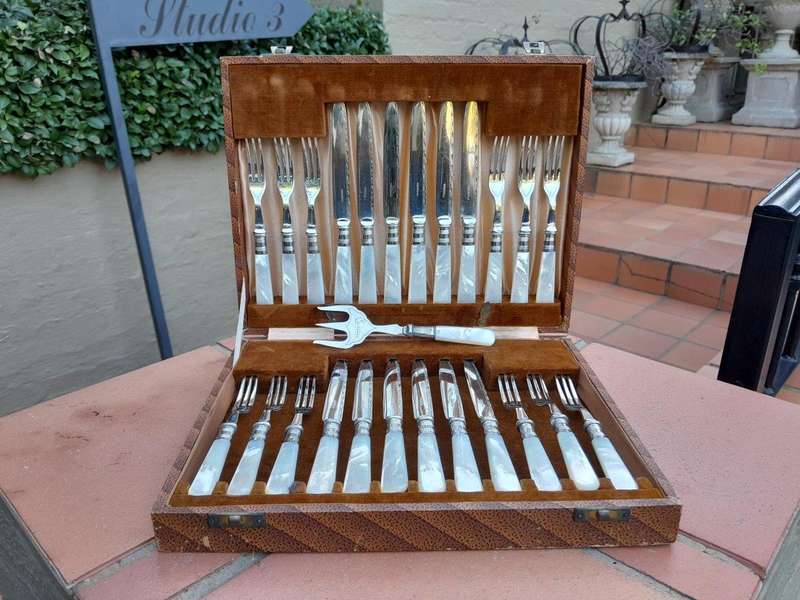 A Late 19th / Early 20th Century Silver Plate Cased Set of Twelve Fruit Forks and Knives and Frui...
