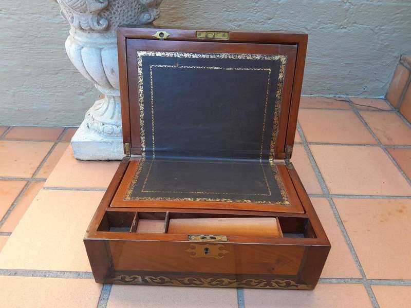Early 19th Century Regency Mahogany And Rosewood And Brass Writing Slope With Gilt Leather Tooled...
