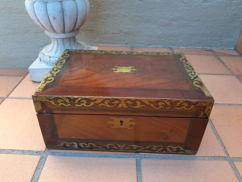 Early 19th Century Regency Mahogany And Rosewood And Brass Writing Slope With Gilt Leather Tooled...