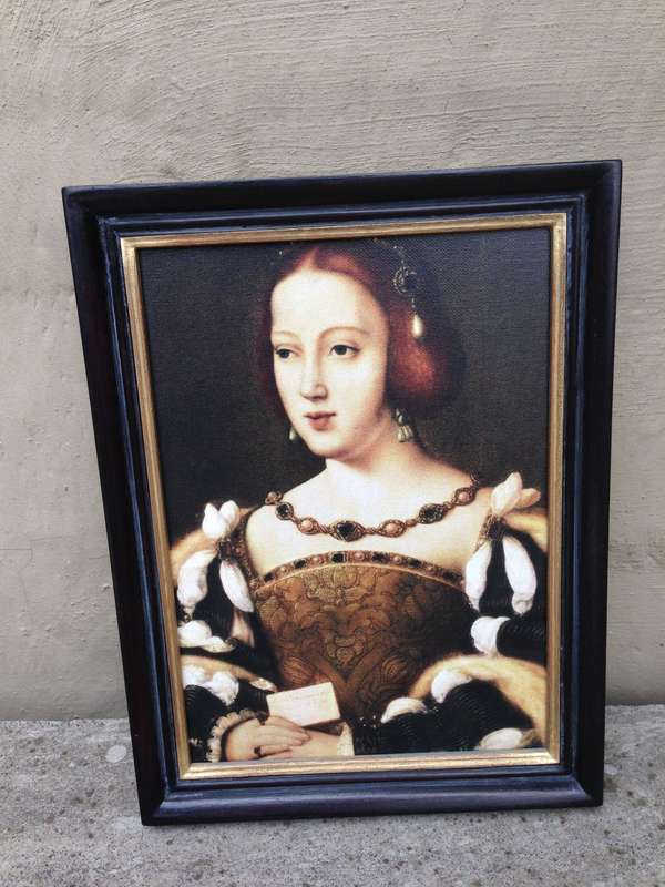 Canvas Queen Prints Small