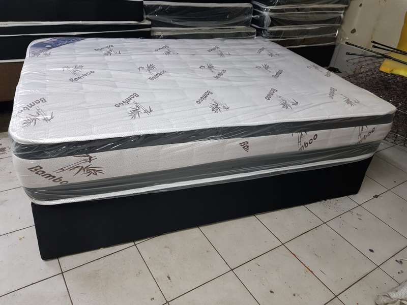 Queen Bamboo Memory Foam Bed