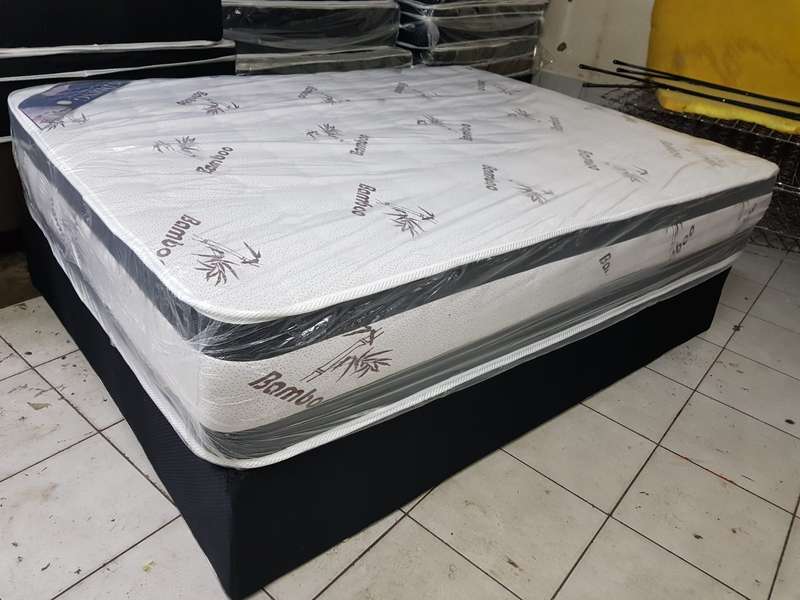 Queen Bamboo Memory Foam Bed