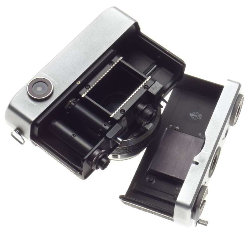 WERRA Matic Jena T 1:2.8 f=50mm Unusual point and shoot camera kit hood cap case clean condition