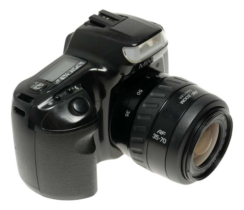 Minolta Dynax 300si SLR antique film camera 35-70mm Zoom lens