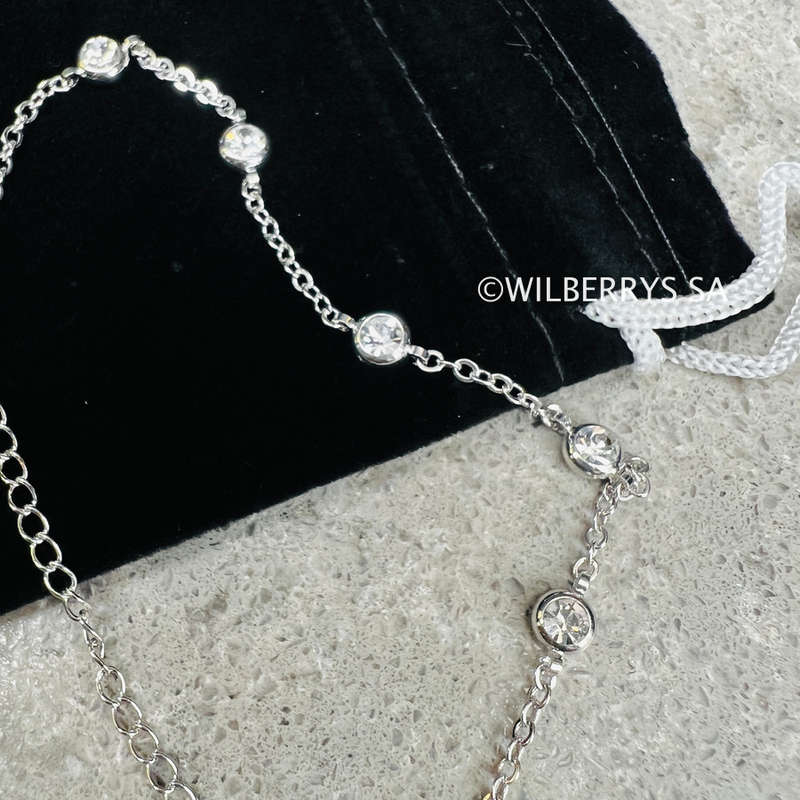 Retail: R2350.00 LONDON JEWELLERS Dew Drop Bracelet, Embellished with Crystals from Swarovski®