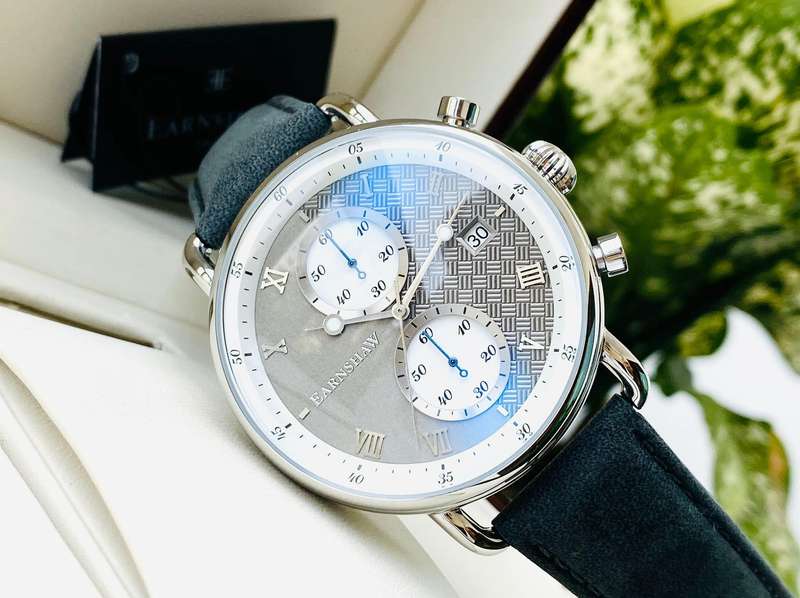 Retail: R9,200.00 Thomas Earnshaw British WWII Watch Graphite/White GENUINE, BRAND NEW