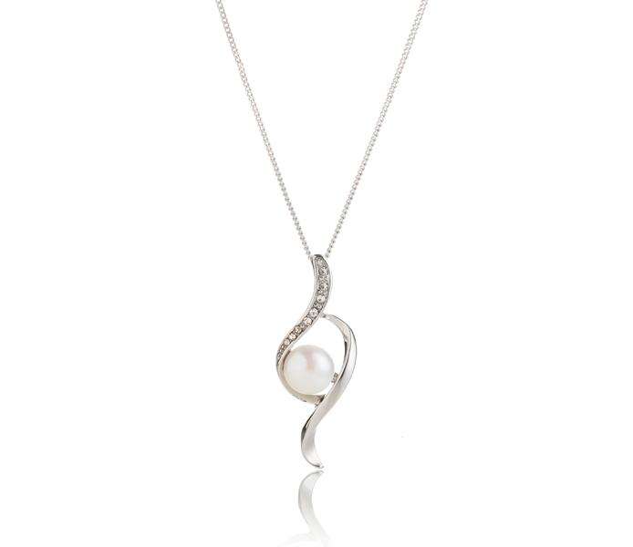 Retail: R1950.00 BRITISH JEWELLERS Freshwater Pearl Bow Pendant with Swarovski Elements® + Chain