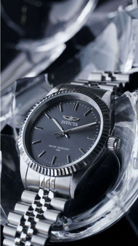 Retail: R5,999.00 INVICTA Classic Jubilee Strap 43mm Black Watch BRAND NEW