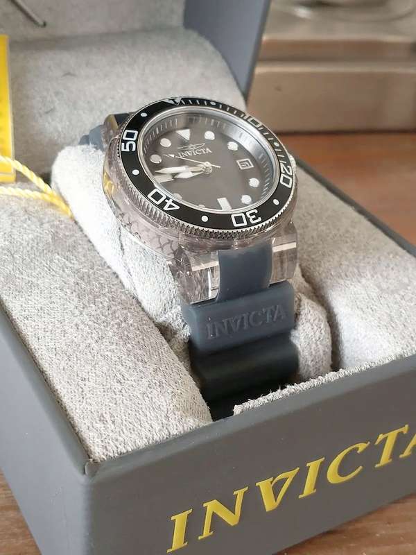 amazing!!** Retail: R5,999.00 INVICTA Women`s ANATOMIC 40MM SEA DIVER ALUMINIUM SILICONE WATCH
