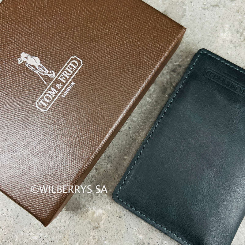 Retail: $129 / R2,199.00 TOM & FRED® Mens Navy Blue Manchester Vertical Bi-fold Wallet